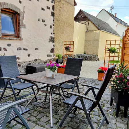 Maifeld-fewo Rhapsodie * Kerben